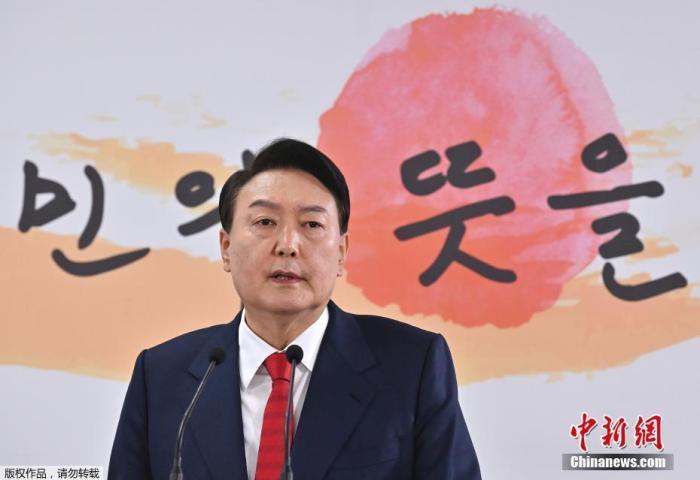 韩总统尹锡悦否认制造“内乱”并称“奉陪到底”，韩执政党党首：只能弹劾他了|界面新闻 · 快讯