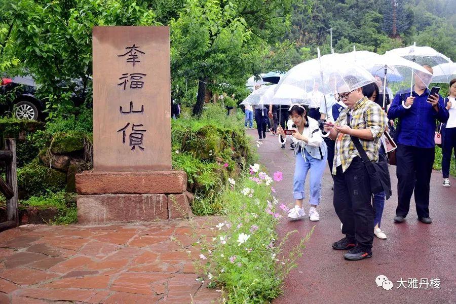 国办：省级政府要因地制宜支持优势特色产业发展，制定政府投资基金重点投资领域清单|界面新闻 · 快讯