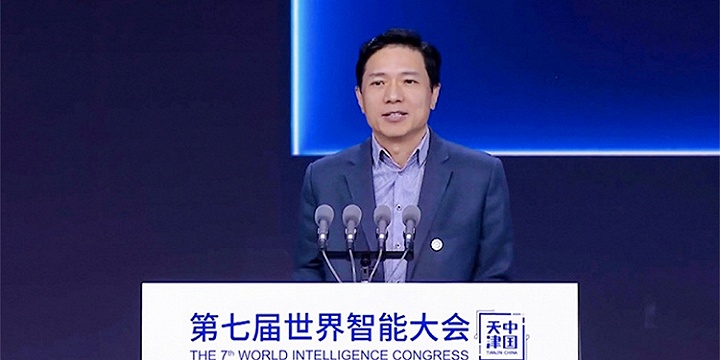 李彦宏谈DeepSeek：历史上的创新都来自于成本降低，大模型成本每年降低90%以上|界面新闻 · 快讯